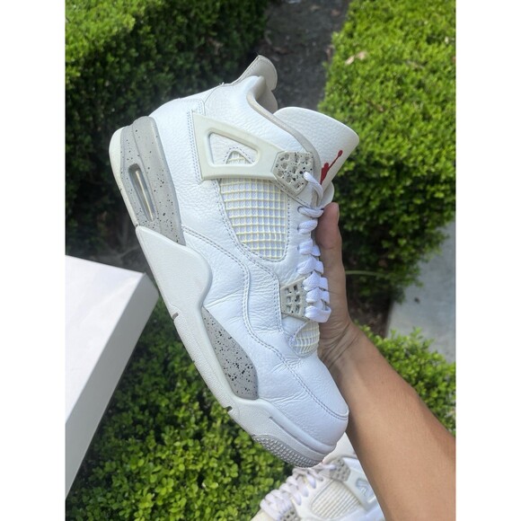 Size 8.5 - Jordan 4 Retro Mid White Oreo